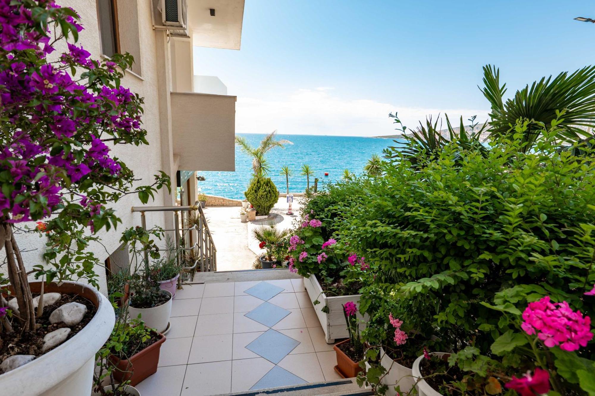 Blue Bay Hotel Sarande Exterior photo