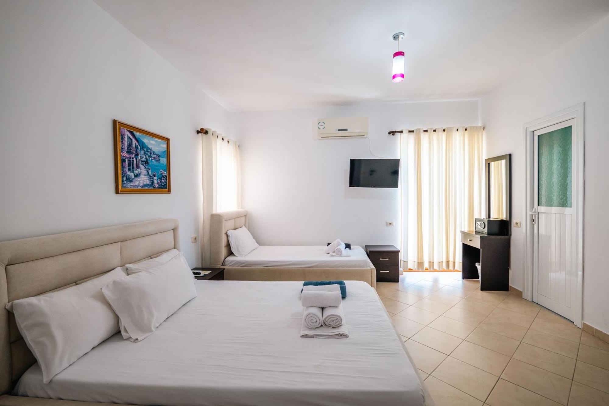Blue Bay Hotel Sarande Exterior photo