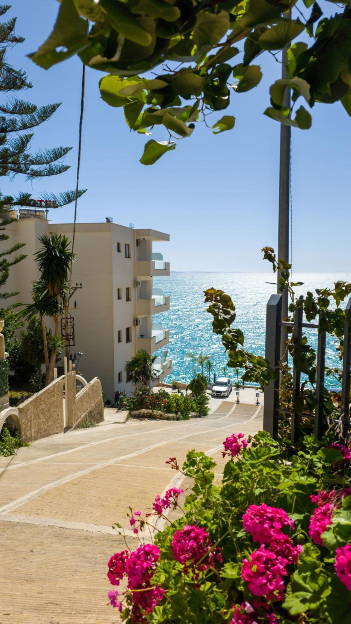 Blue Bay Hotel Sarande Exterior photo